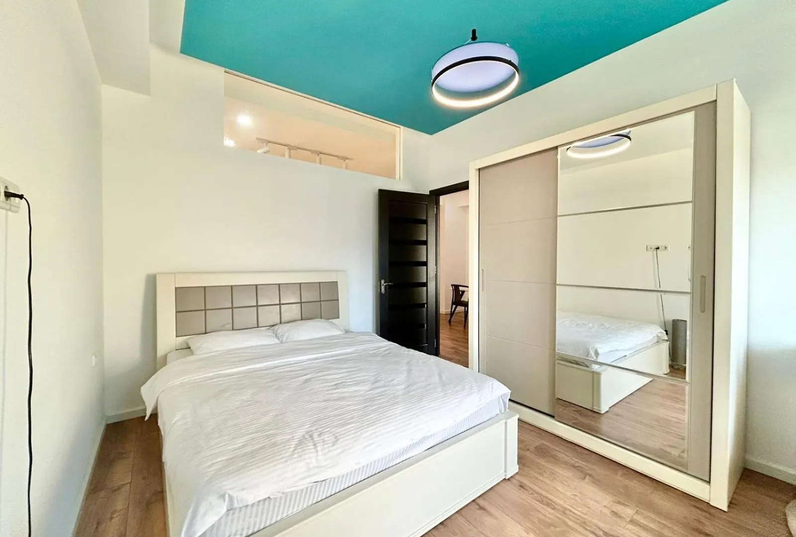 City Center - Next To Holiday Inn -2Br Apartment Тбилиси